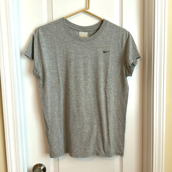 Nike Tee - Picture 1 of 5